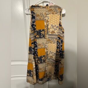 Short pattern dress with no sleeves